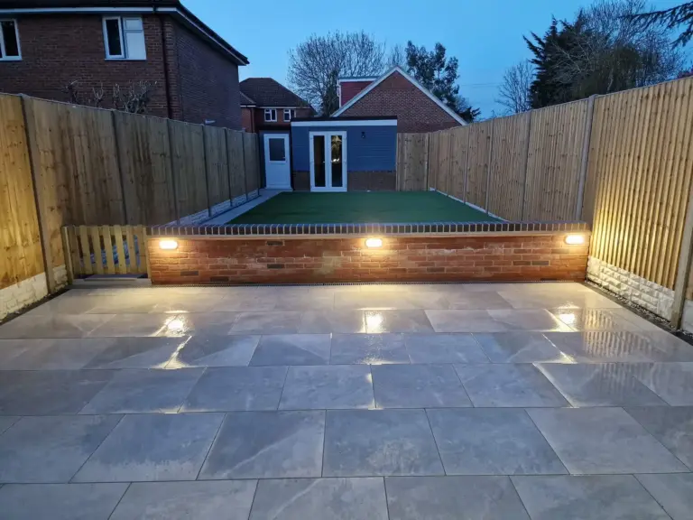 garden-patio-lights-installation-landscaping-surrey