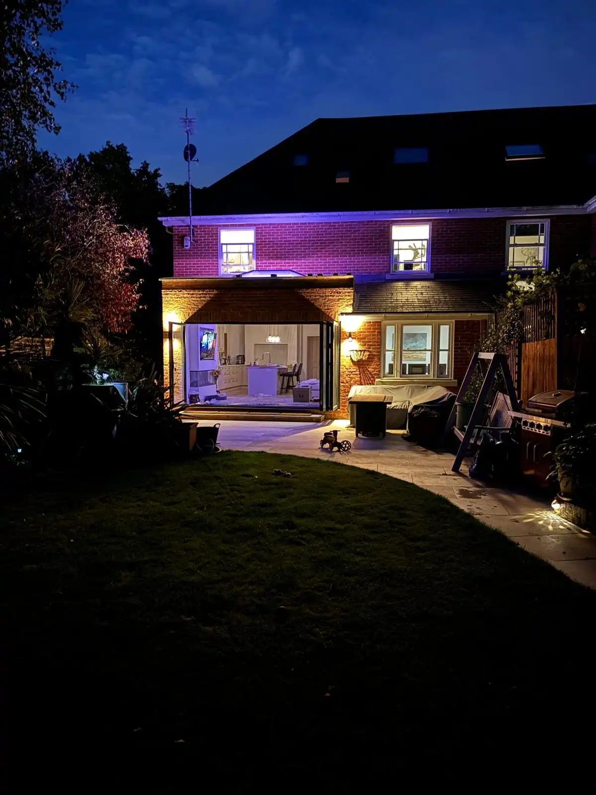 light-installations-garden-renovation-weybridge
