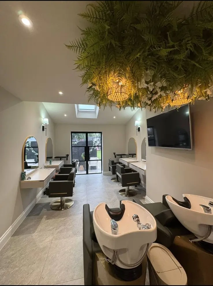 newly built side extension in new haw for a hair salon 