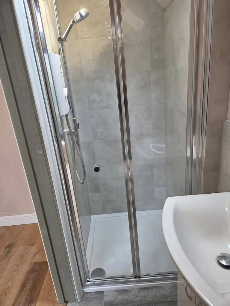house extension west byfleet ensuite finish